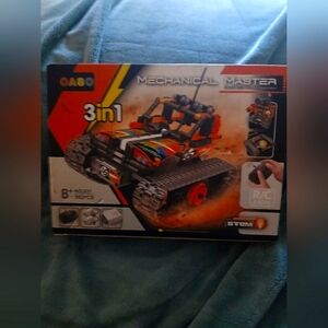 OAS Red and Black 3-in-1 Building Set